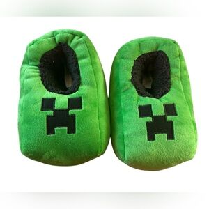 🟩🖤MINECRAFT CREEPER HOUSE SLIPPERS🟩🖤NWOT‼️SIZE YOUTH 1-2